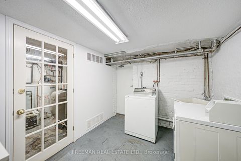 Photo 30 at 246 Euclid Avenue, Bellwoods, Toronto
