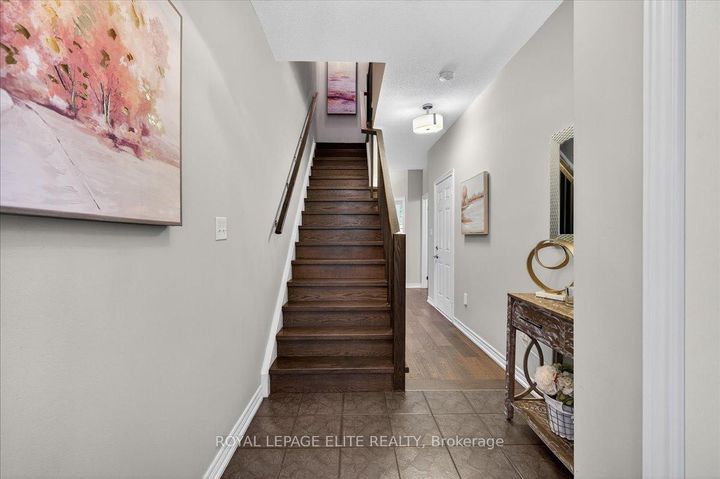 Photo 4 at 17 - 4165 Upper Middle Road, Rose, Burlington