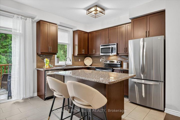Photo 9 at 17 - 4165 Upper Middle Road, Rose, Burlington