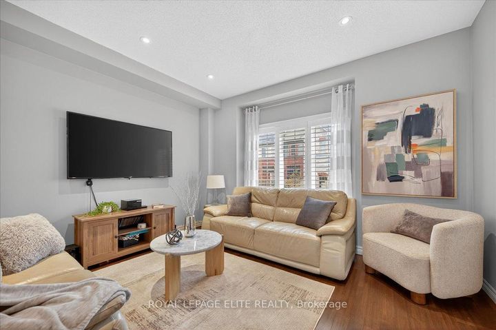 Photo 19 at 17 - 4165 Upper Middle Road, Rose, Burlington