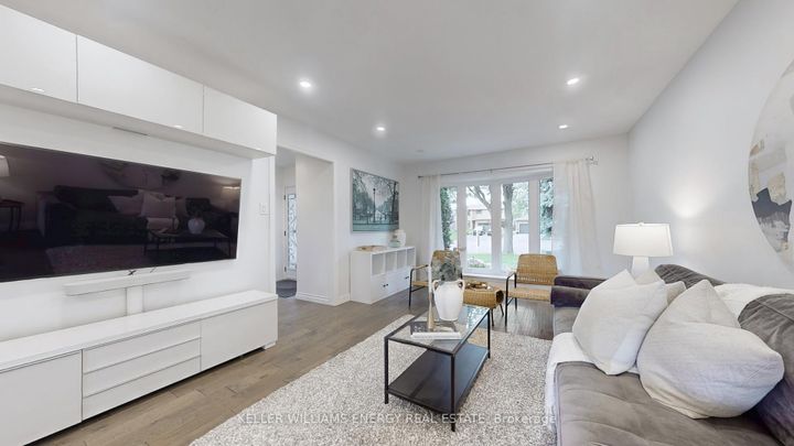 Photo 2 at 29 Fry Court, Markham Village, Markham