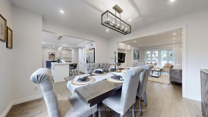 Photo 6 at 29 Fry Court, Markham Village, Markham