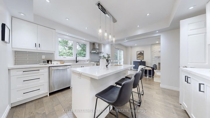 Photo 7 at 29 Fry Court, Markham Village, Markham