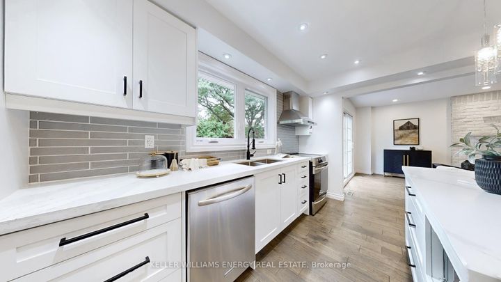 Photo 10 at 29 Fry Court, Markham Village, Markham