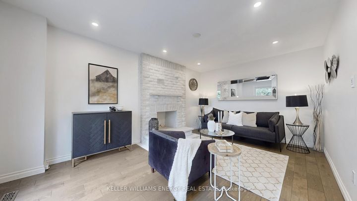 Photo 13 at 29 Fry Court, Markham Village, Markham