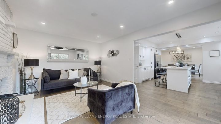 Photo 15 at 29 Fry Court, Markham Village, Markham