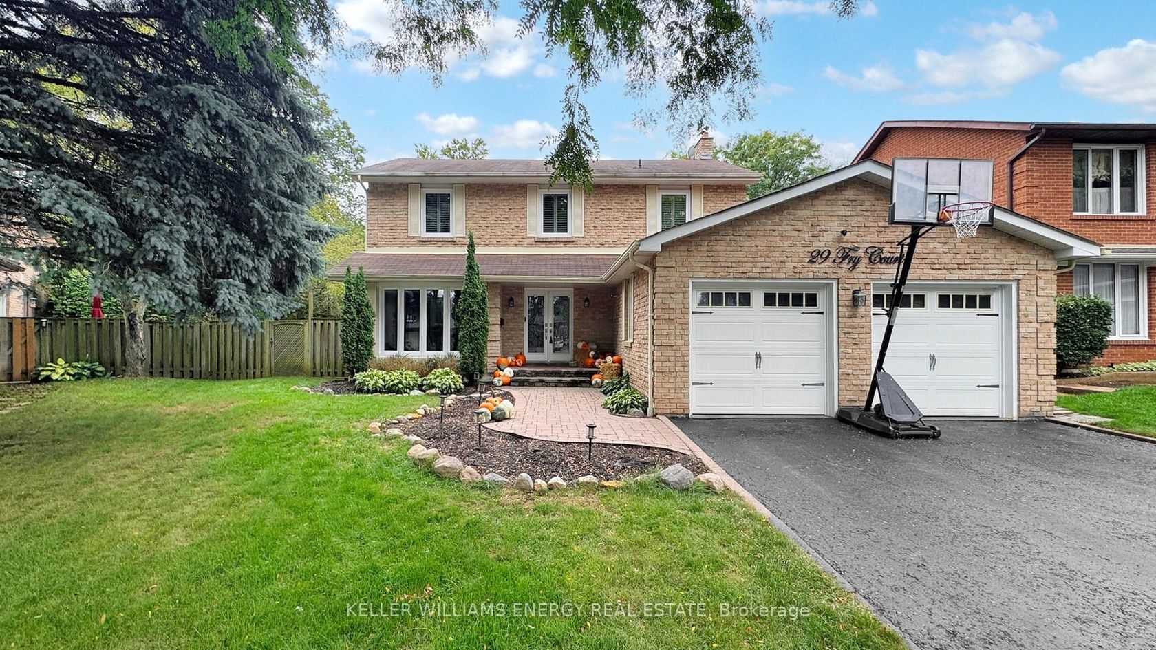 29 Fry Court, Markham Village, Markham 2