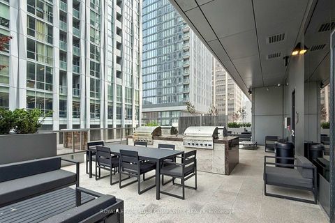 Photo 31 at 6002 - 11 Yorkville Avenue, Annex, Toronto