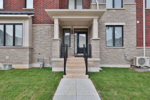 Photo 1 at 9 Crown Gate, GO Glenorchy, Oakville