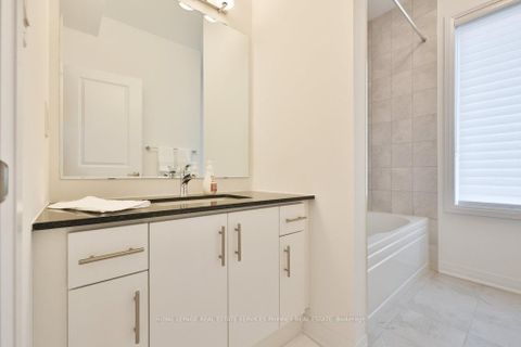 Photo 28 at 9 Crown Gate, GO Glenorchy, Oakville