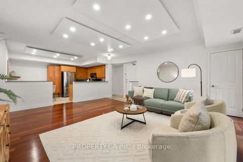 Photo 3 at 101 - 1801 Bayview Avenue, Leaside, Toronto