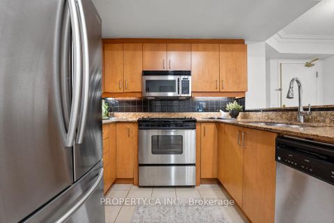 Photo 10 at 101 - 1801 Bayview Avenue, Leaside, Toronto