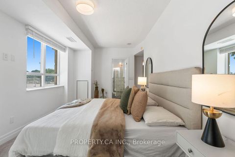 Photo 18 at 101 - 1801 Bayview Avenue, Leaside, Toronto