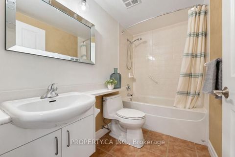 Photo 26 at 101 - 1801 Bayview Avenue, Leaside, Toronto
