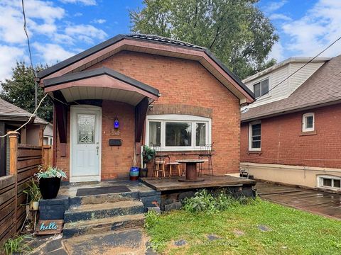 Photo 2 at 15 Victoria Avenue E, Weston, Toronto