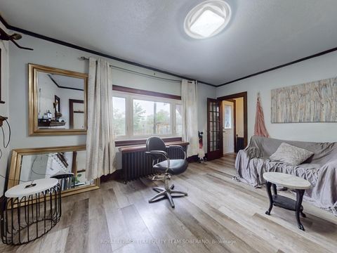 Photo 4 at 15 Victoria Avenue E, Weston, Toronto