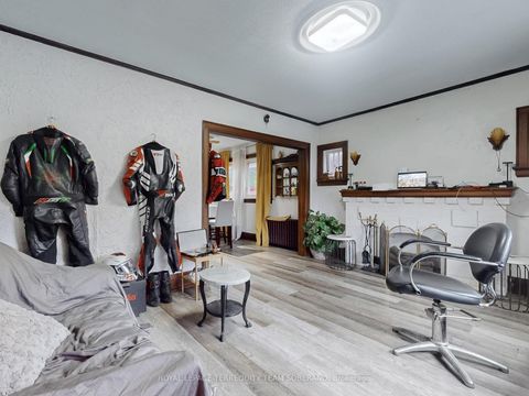 Photo 6 at 15 Victoria Avenue E, Weston, Toronto