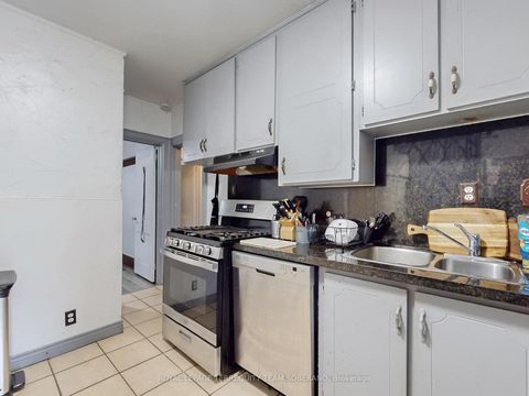 Photo 11 at 15 Victoria Avenue E, Weston, Toronto