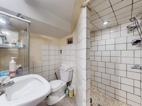 Photo 33 at 15 Victoria Avenue E, Weston, Toronto