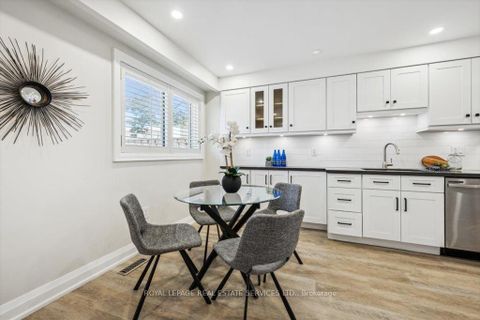 Photo 8 at 137 - 1520 Lancaster Drive, FA Falgarwood, Oakville