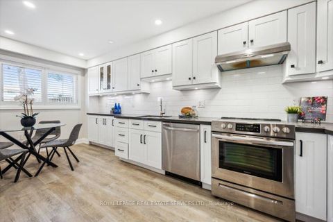 Photo 9 at 137 - 1520 Lancaster Drive, FA Falgarwood, Oakville