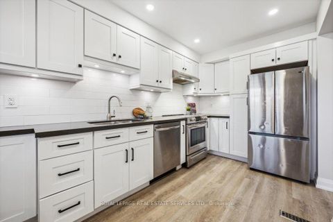 Photo 10 at 137 - 1520 Lancaster Drive, FA Falgarwood, Oakville