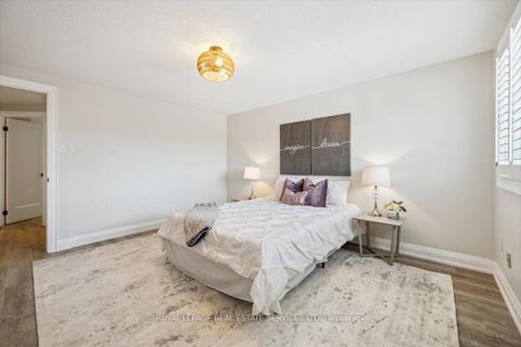 Photo 13 at 137 - 1520 Lancaster Drive, FA Falgarwood, Oakville