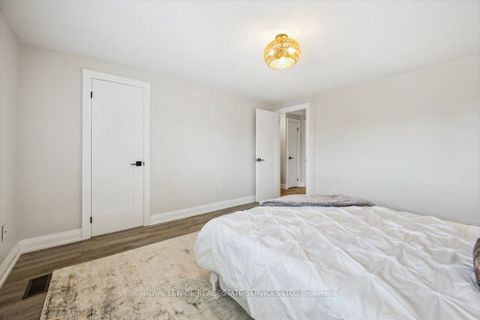 Photo 14 at 137 - 1520 Lancaster Drive, FA Falgarwood, Oakville