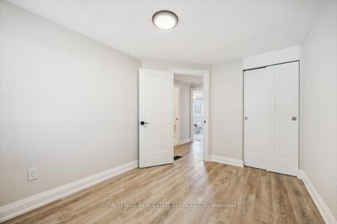 Photo 17 at 137 - 1520 Lancaster Drive, FA Falgarwood, Oakville