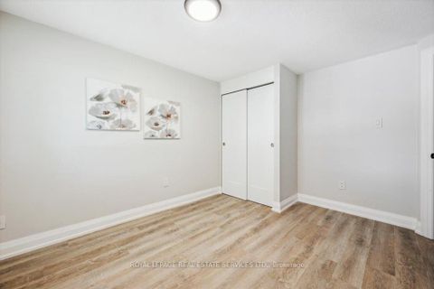 Photo 19 at 137 - 1520 Lancaster Drive, FA Falgarwood, Oakville