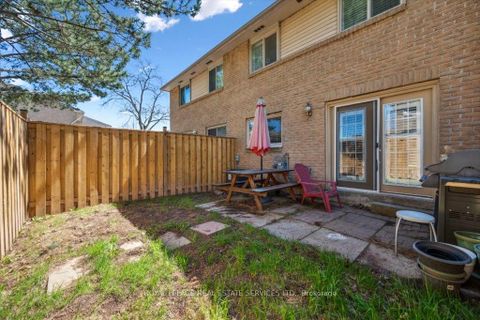 Photo 25 at 137 - 1520 Lancaster Drive, FA Falgarwood, Oakville