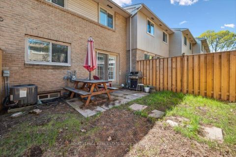 Photo 26 at 137 - 1520 Lancaster Drive, FA Falgarwood, Oakville