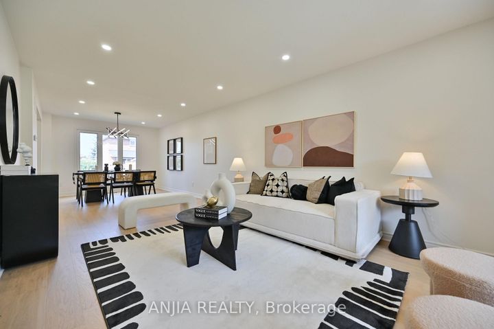Photo 4 at 1339 Willowbank Trail, Rathwood, Mississauga