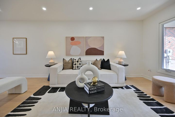 Photo 5 at 1339 Willowbank Trail, Rathwood, Mississauga