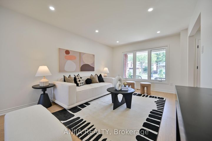 Photo 6 at 1339 Willowbank Trail, Rathwood, Mississauga