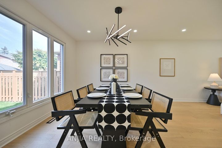 Photo 8 at 1339 Willowbank Trail, Rathwood, Mississauga