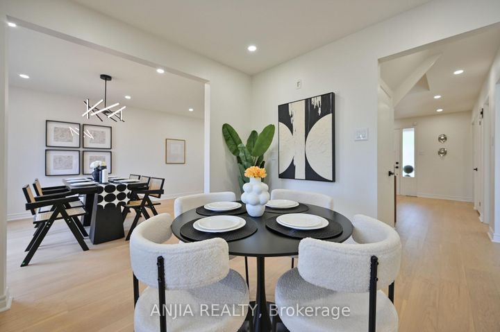 Photo 10 at 1339 Willowbank Trail, Rathwood, Mississauga