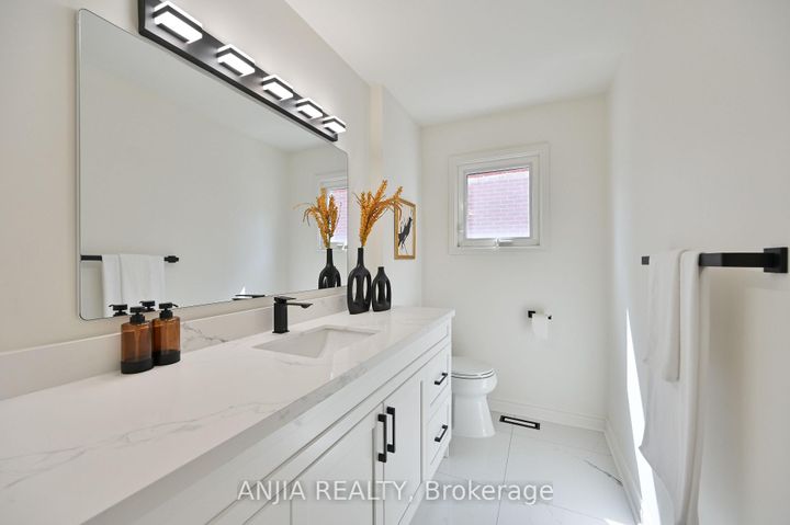 Photo 15 at 1339 Willowbank Trail, Rathwood, Mississauga