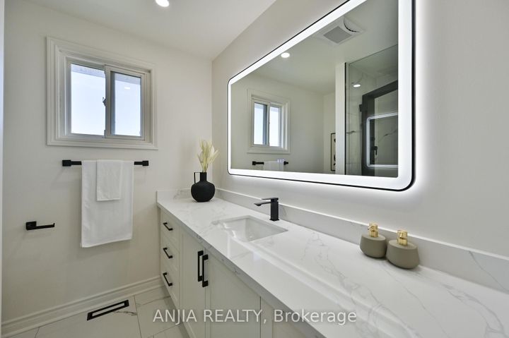 Photo 20 at 1339 Willowbank Trail, Rathwood, Mississauga