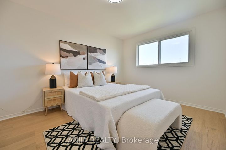 Photo 22 at 1339 Willowbank Trail, Rathwood, Mississauga