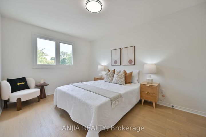 Photo 23 at 1339 Willowbank Trail, Rathwood, Mississauga