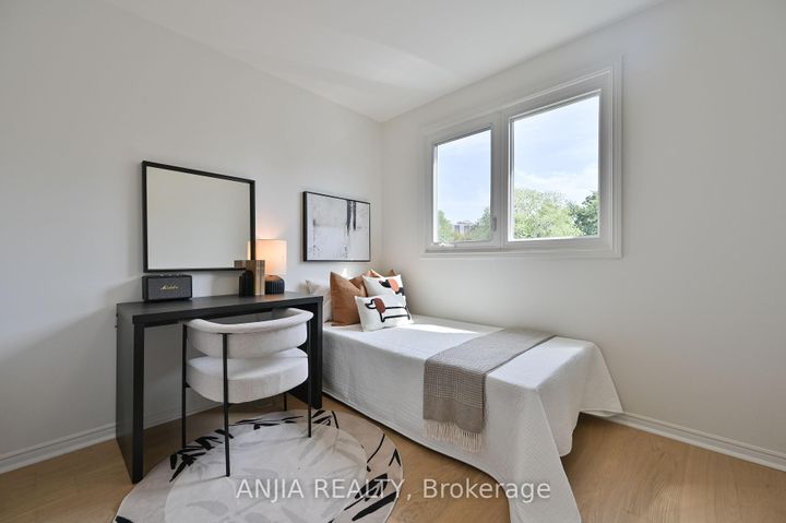 Photo 24 at 1339 Willowbank Trail, Rathwood, Mississauga