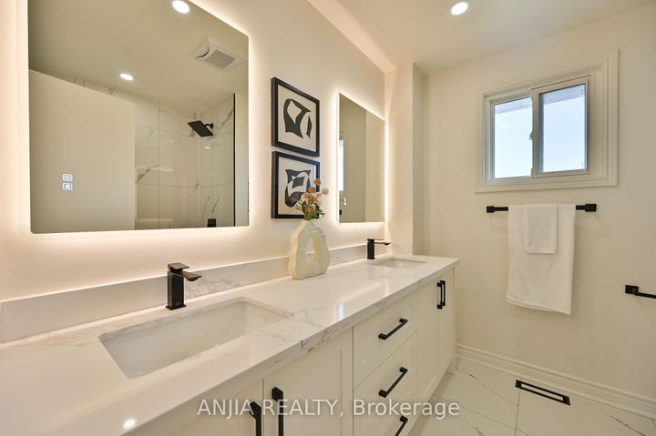Photo 25 at 1339 Willowbank Trail, Rathwood, Mississauga