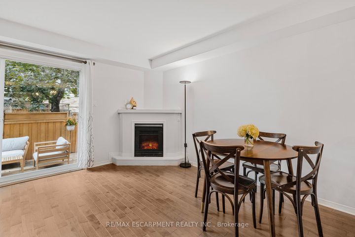 Photo 9 at 5 - 2015 Cleaver Avenue, Headon, Burlington