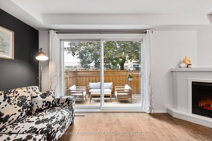 Photo 10 at 5 - 2015 Cleaver Avenue, Headon, Burlington