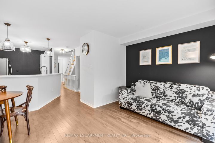 Photo 12 at 5 - 2015 Cleaver Avenue, Headon, Burlington