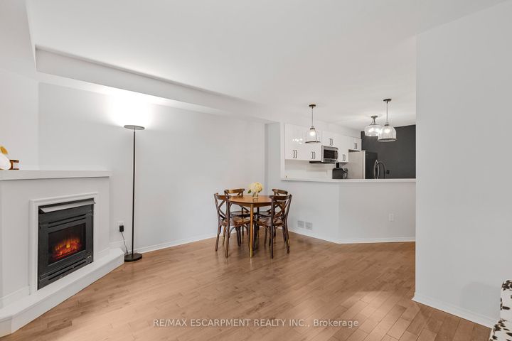 Photo 13 at 5 - 2015 Cleaver Avenue, Headon, Burlington