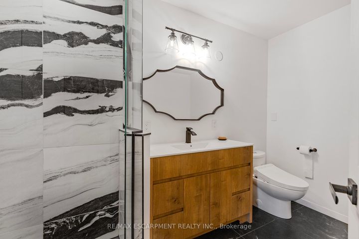 Photo 19 at 5 - 2015 Cleaver Avenue, Headon, Burlington
