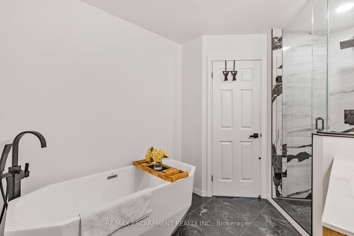Photo 20 at 5 - 2015 Cleaver Avenue, Headon, Burlington