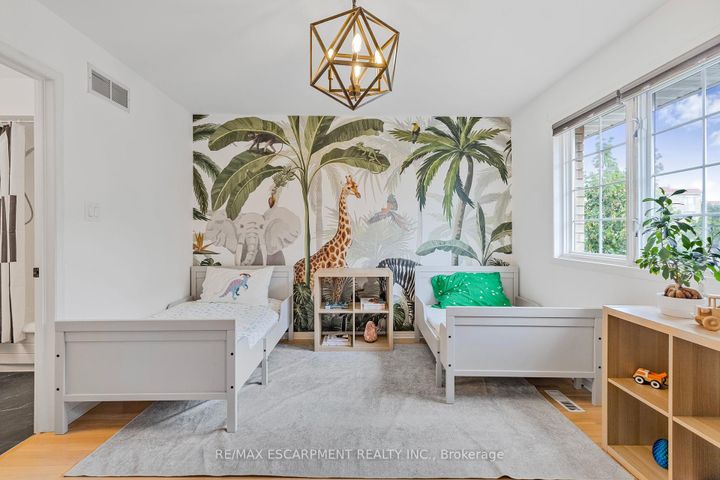 Photo 22 at 5 - 2015 Cleaver Avenue, Headon, Burlington